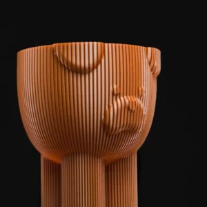 Vase dog